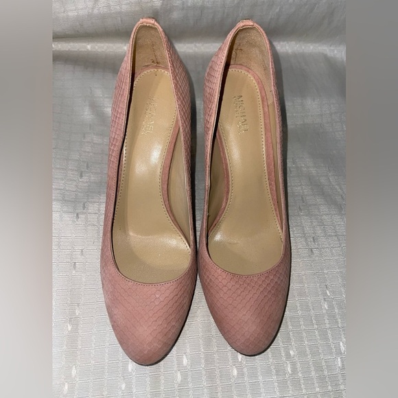 EUC Elegant Pink Suede Block Heel Pumps - Picture 5 of 8